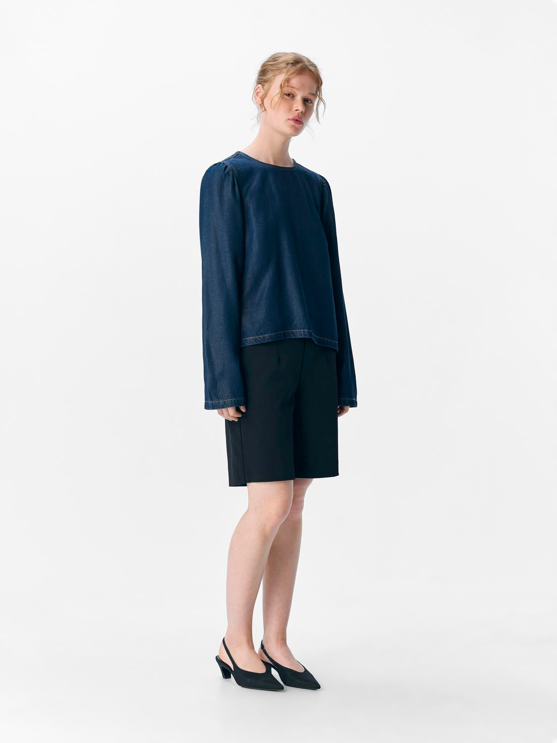 model_shot-front_full